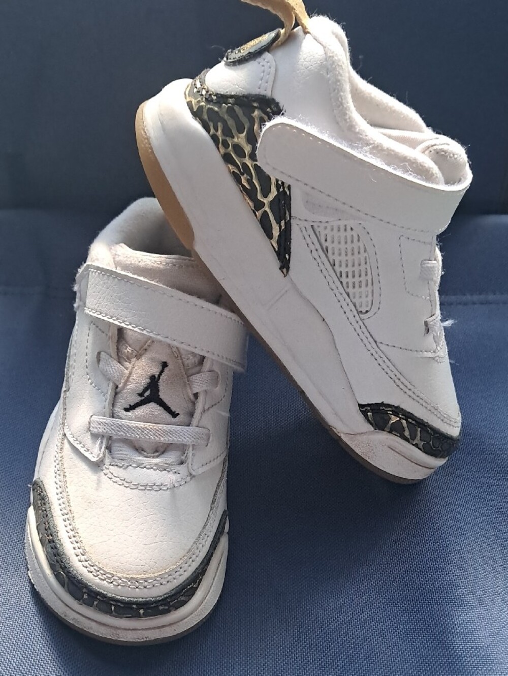 Jordan ,Kids White Athletic Sneakers with Black Accent Size 9C - Picture 4 of 10